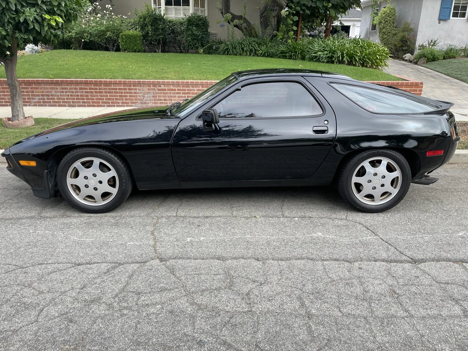 1985 Porsche 928 S - Image 2 of 31