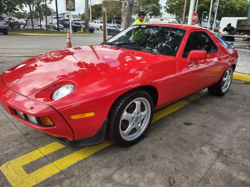 1985 Porsche 928 S - Image 16 of 31