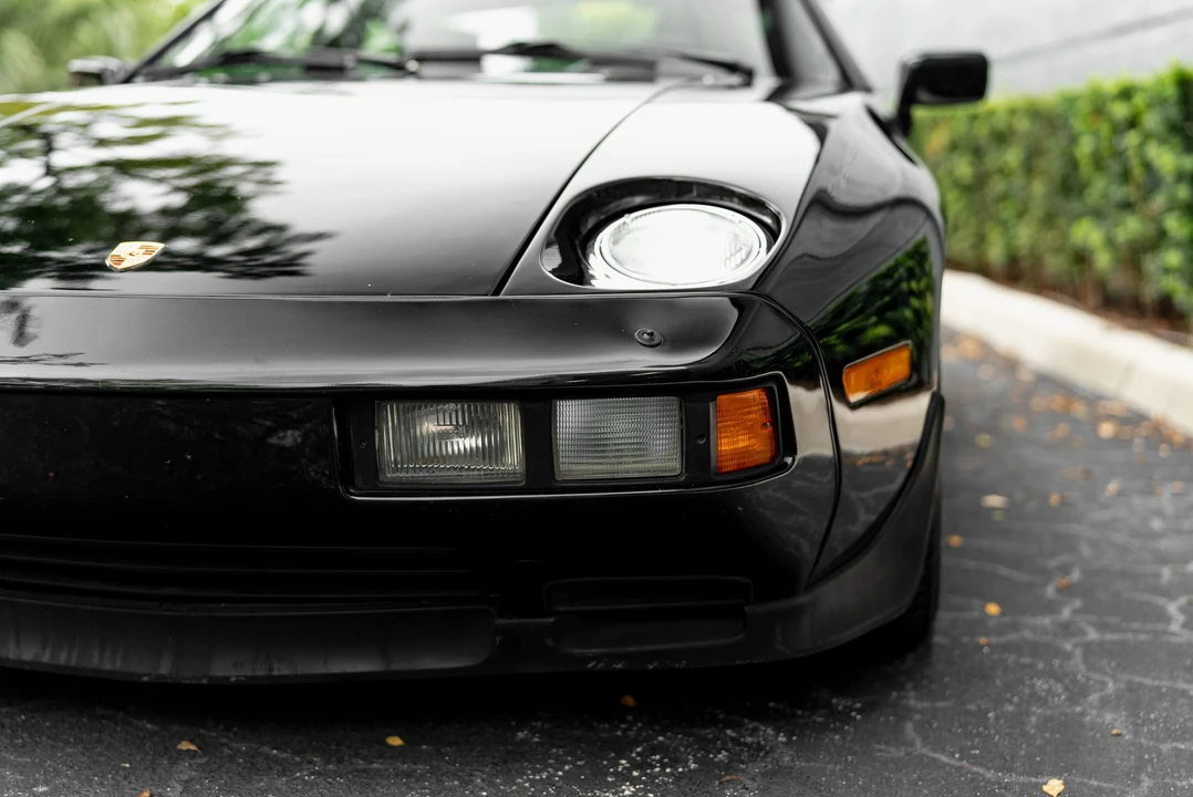 1985 Porsche 928 S - Image 12 of 31