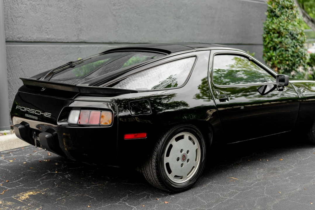 1985 Porsche 928 S - Image 9 of 31