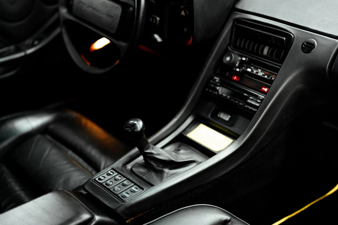 1985 Porsche 928 S - Image 22 of 31