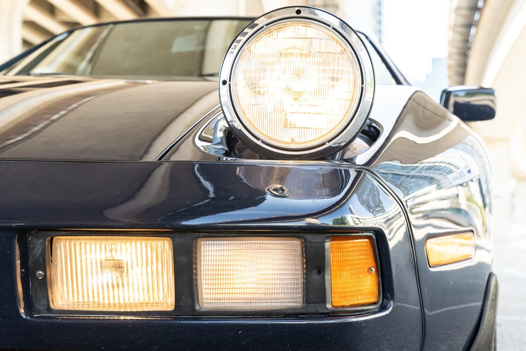 1985 Porsche 928 S - Image 27 of 31