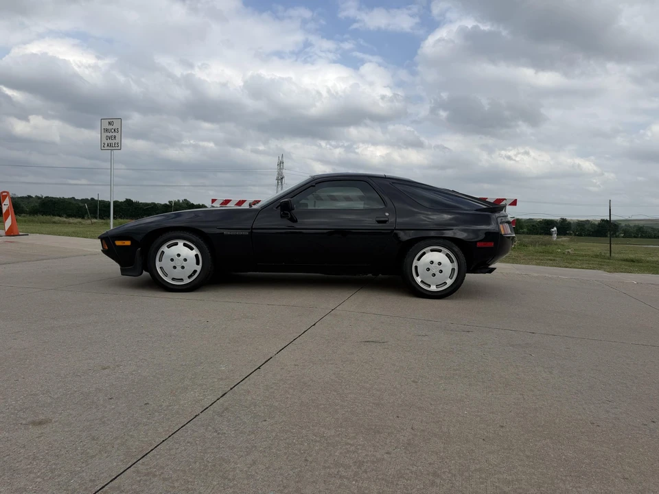 1985 Porsche 928 S - Image 3 of 31