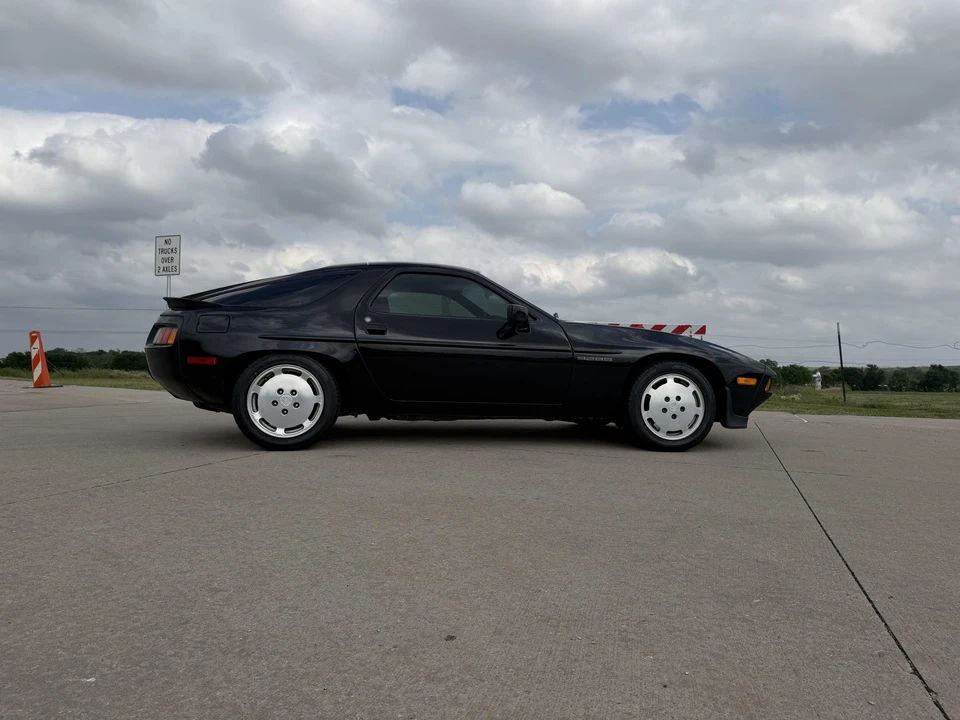 1985 Porsche 928 S - Image 15 of 31