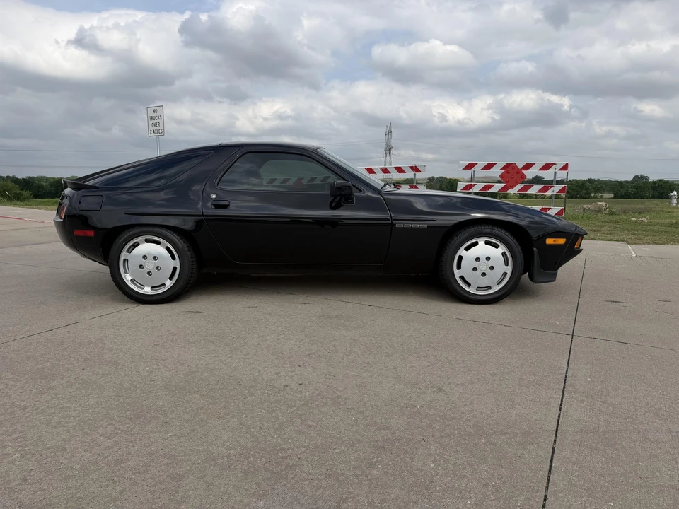 1985 Porsche 928 S - Image 14 of 31