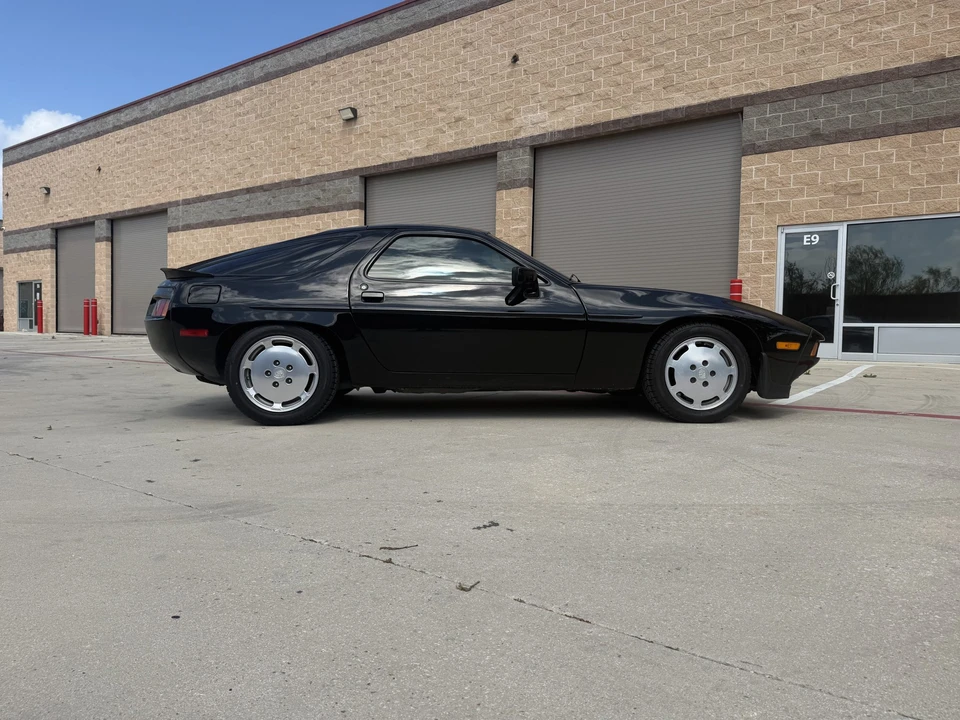 1985 Porsche 928 S - Image 26 of 31