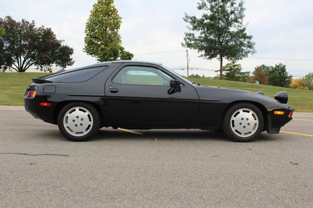 1985 Porsche 928 S - Image 16 of 31