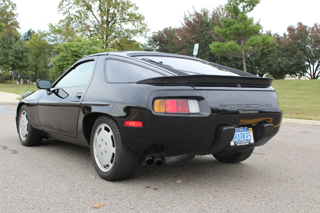 1985 Porsche 928 S - Image 12 of 31