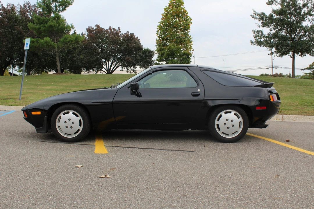 1985 Porsche 928 S - Image 6 of 31