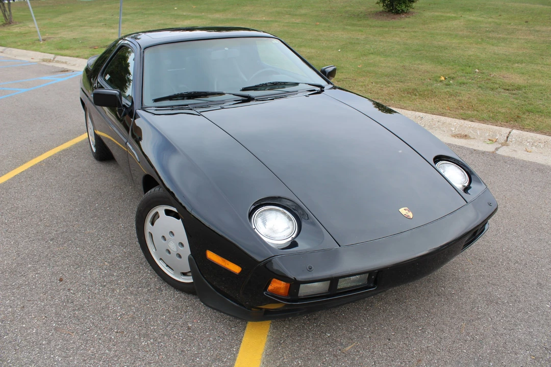 1985 Porsche 928 S - Image 2 of 31