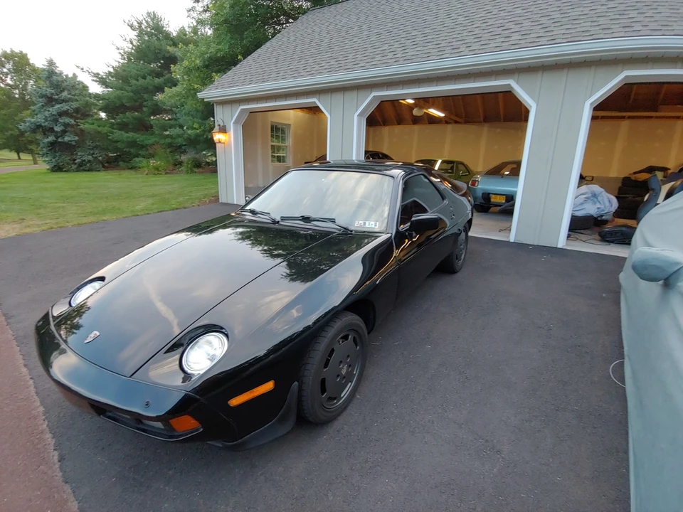 1985 Porsche 928 S - Image 2 of 31