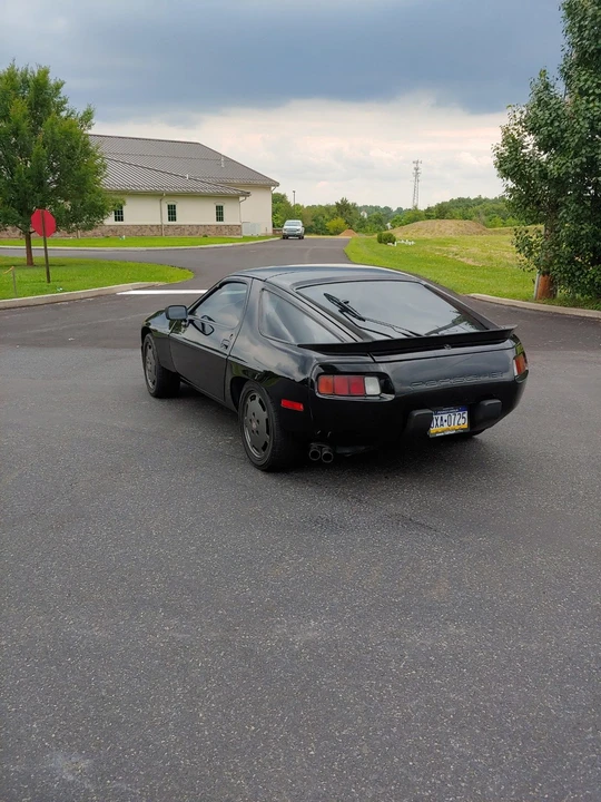 1985 Porsche 928 S - Image 8 of 31