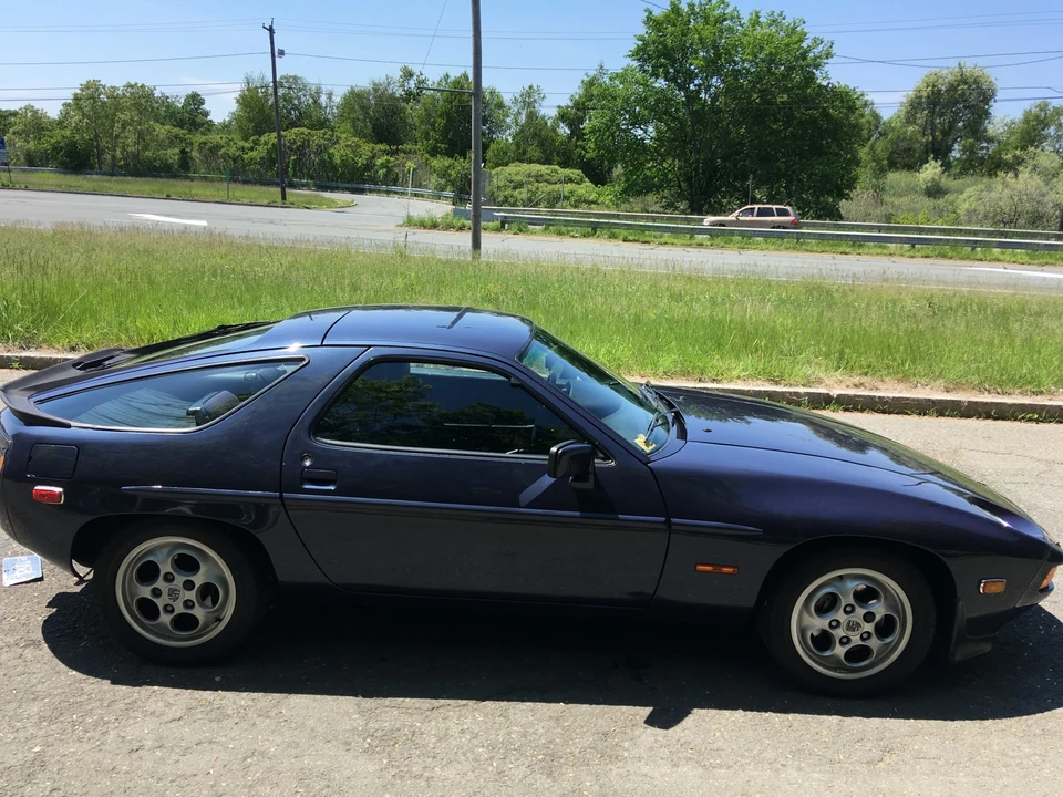 1985 Porsche 928 S - Image 8 of 31