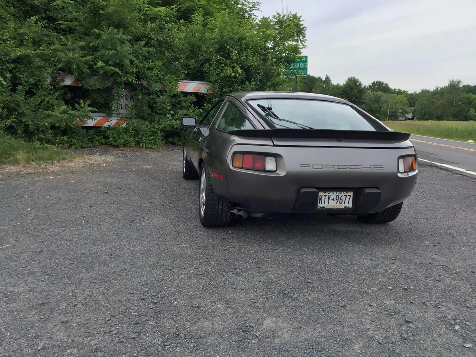 1985 Porsche 928 S - Image 8 of 31