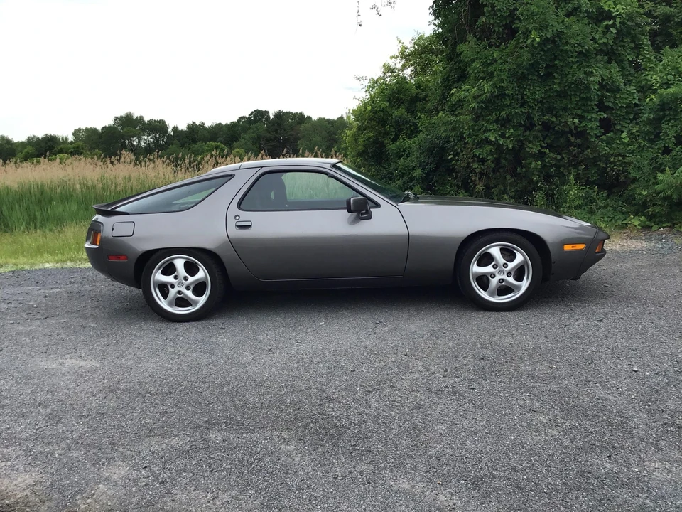 1985 Porsche 928 S - Image 16 of 31