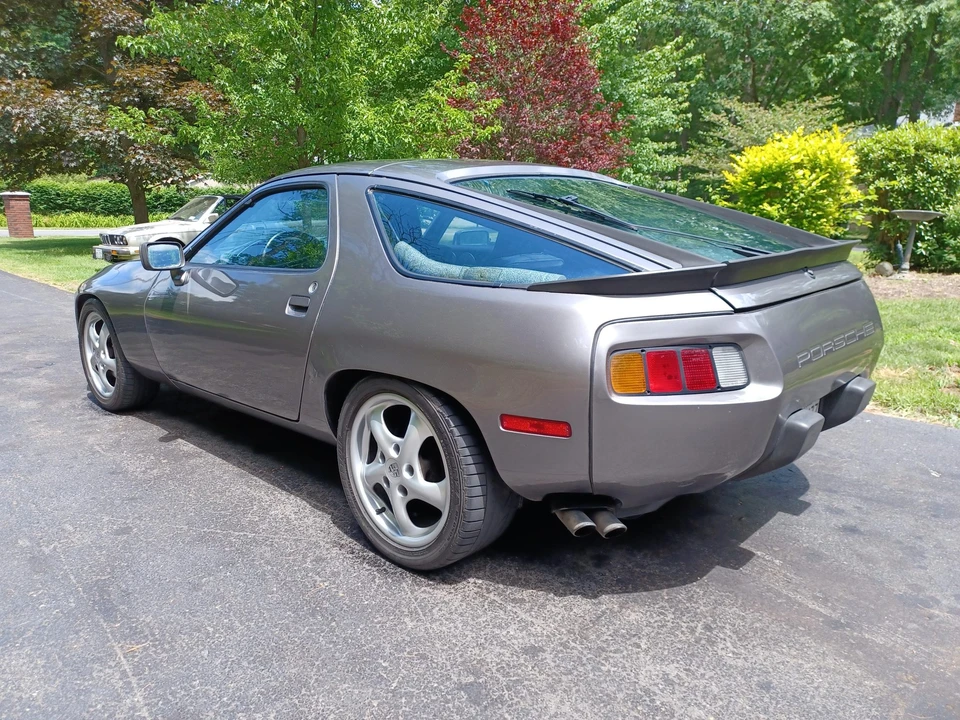 1985 Porsche 928 S - Image 7 of 31