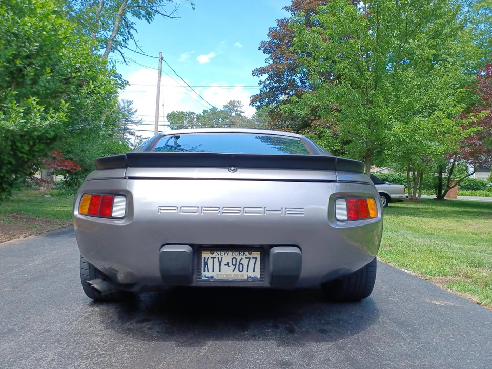1985 Porsche 928 S - Image 9 of 31