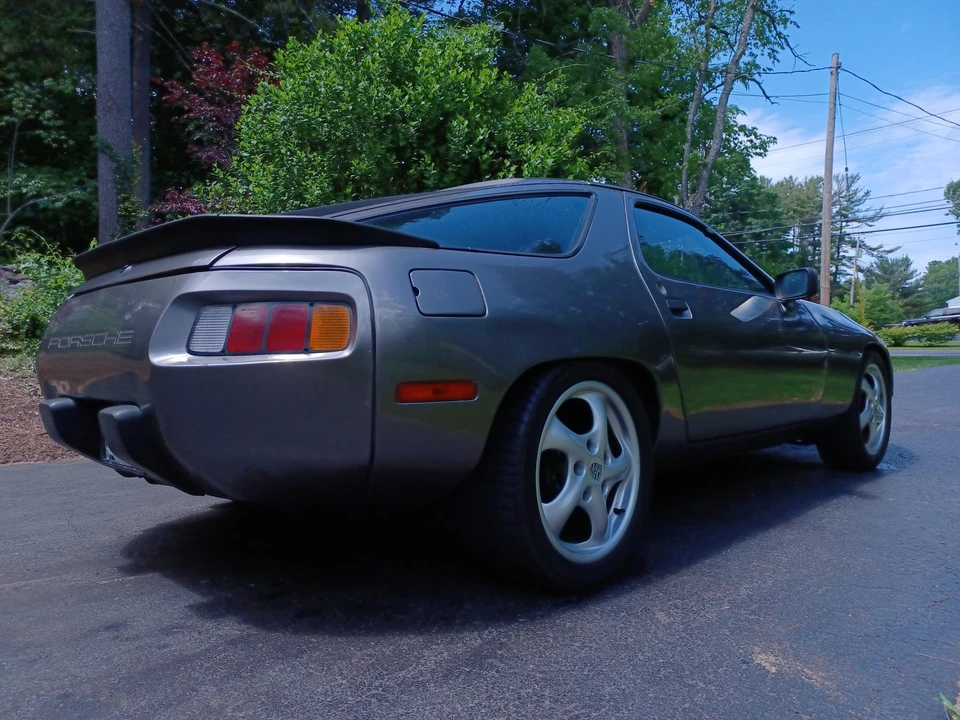 1985 Porsche 928 S - Image 13 of 31