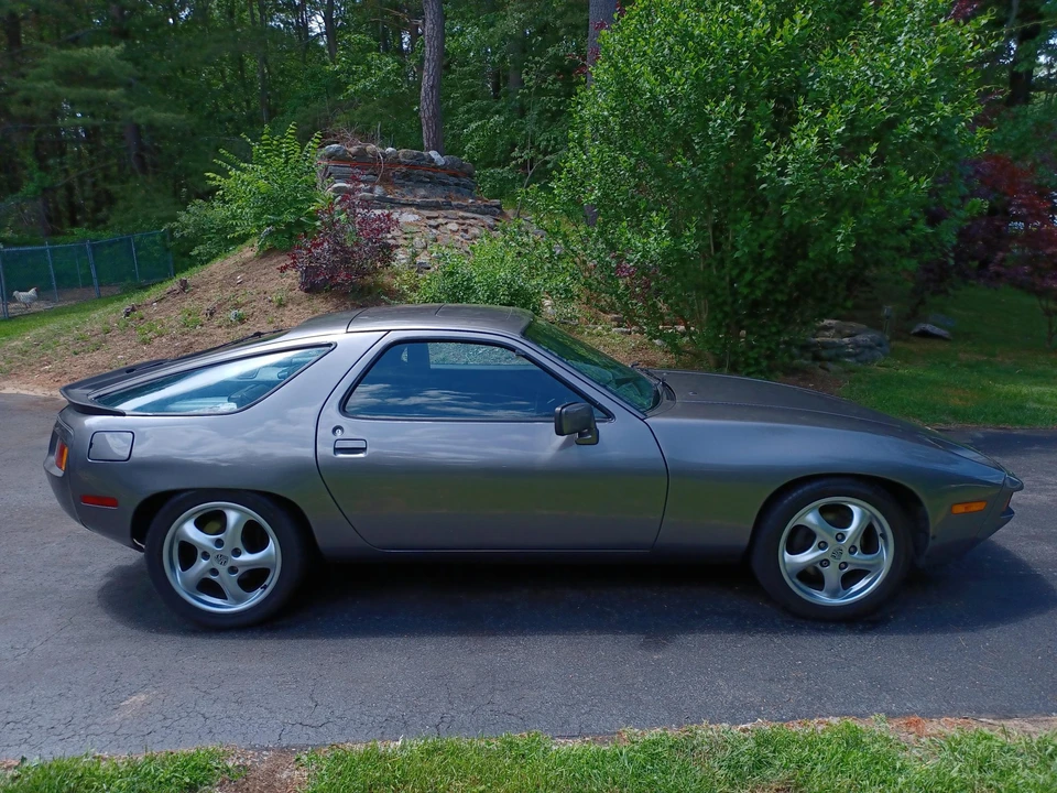 1985 Porsche 928 S - Image 17 of 31