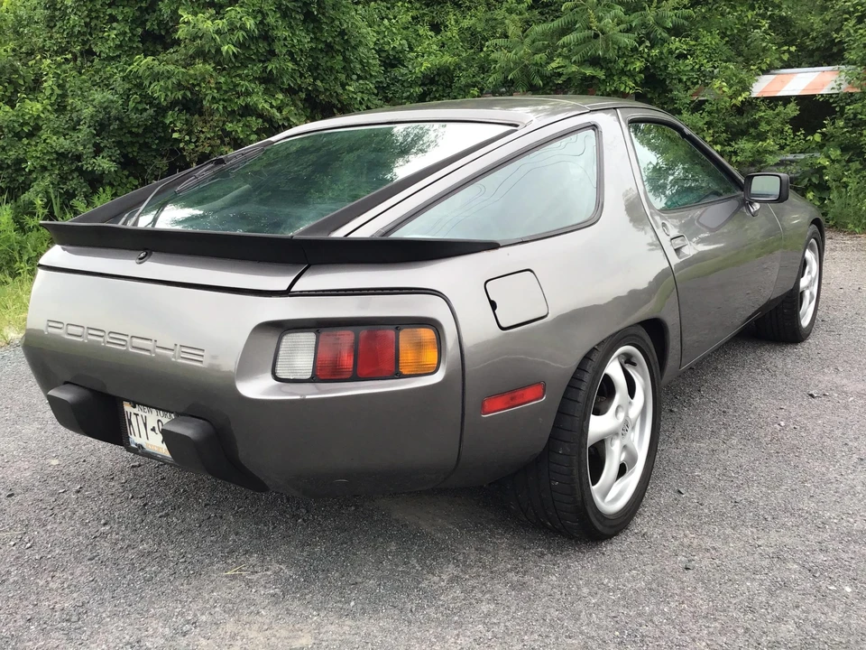 1985 Porsche 928 S - Image 12 of 31