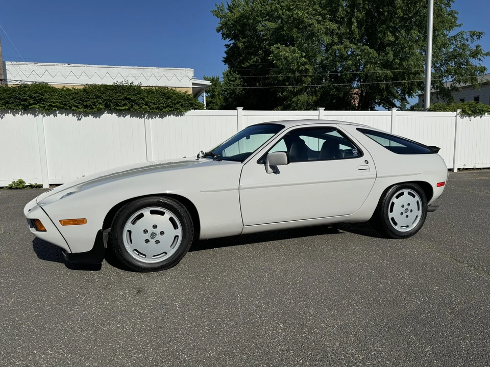 1985 Porsche 928 S - Image 7 of 31