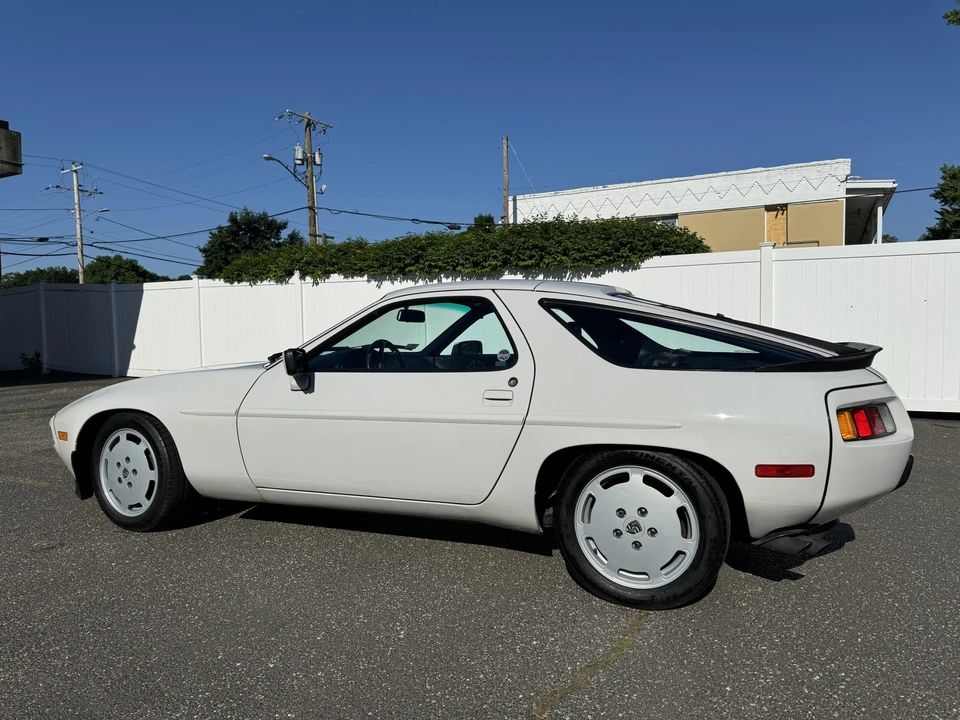 1985 Porsche 928 S - Image 9 of 31