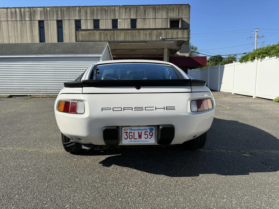 1985 Porsche 928 S - Image 16 of 31