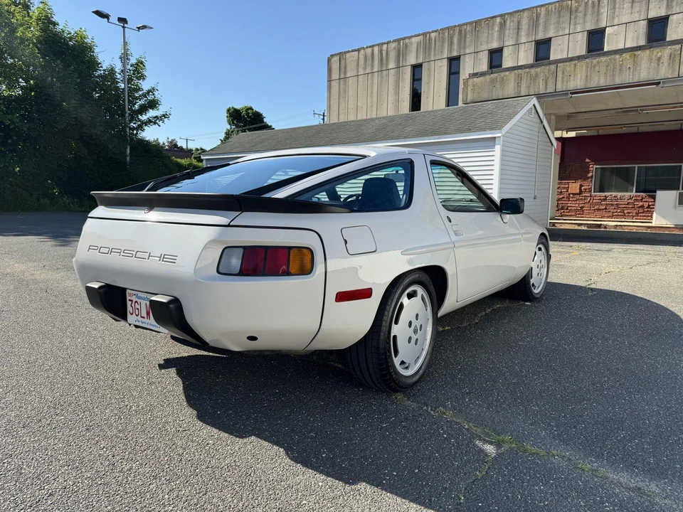 1985 Porsche 928 S - Image 18 of 31