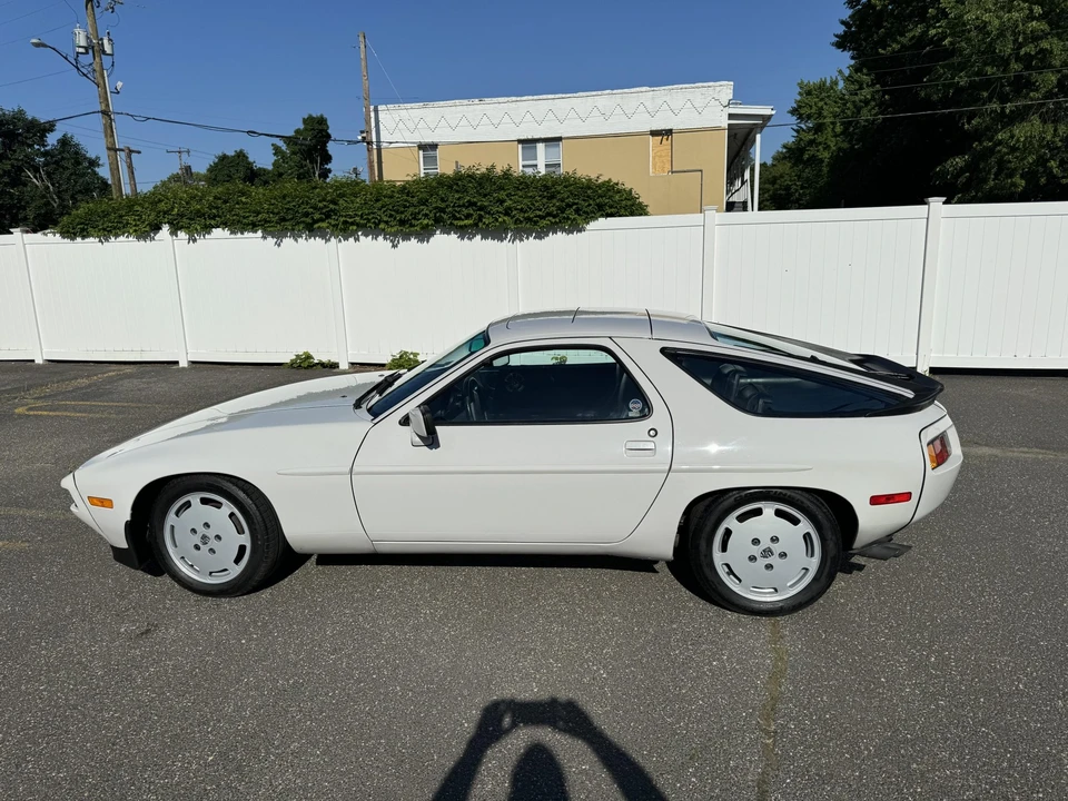 1985 Porsche 928 S - Image 8 of 31