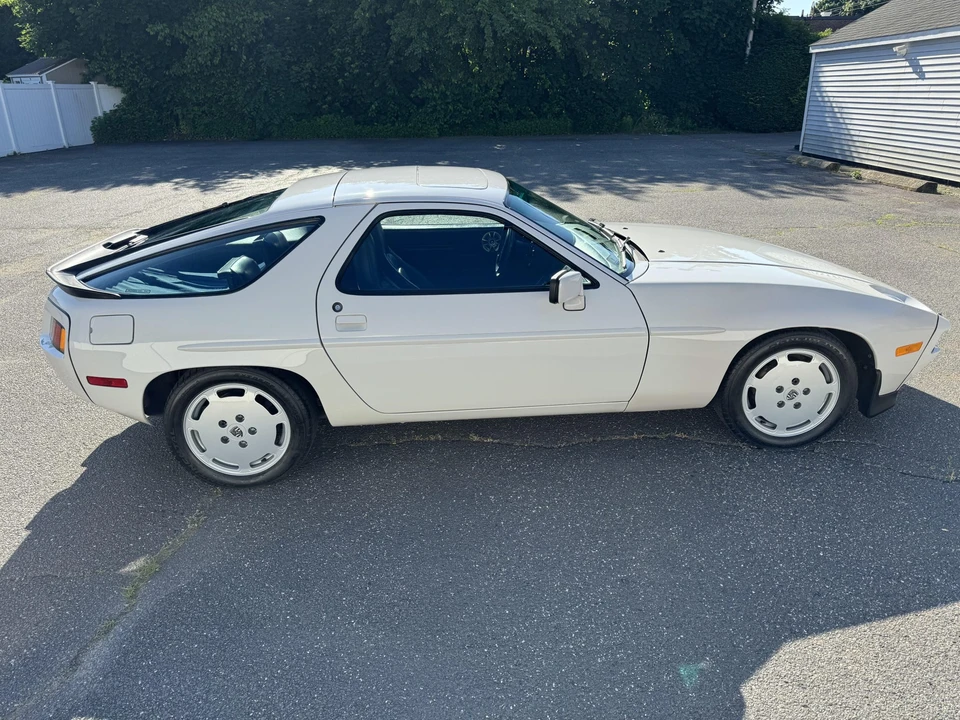 1985 Porsche 928 S - Image 22 of 31