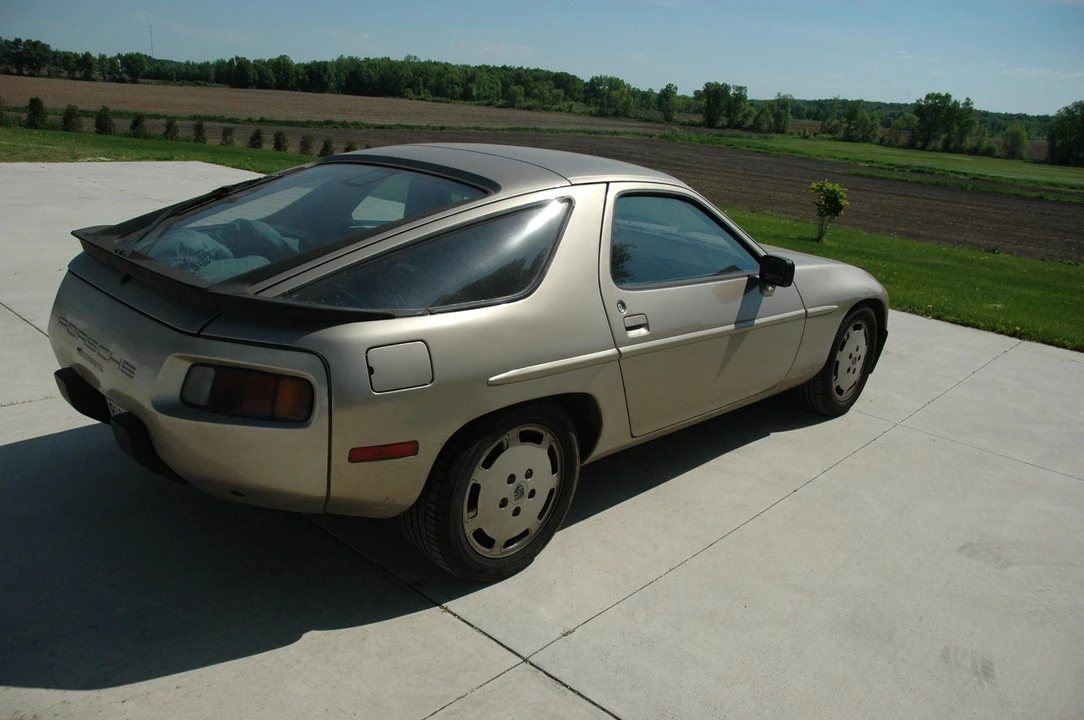 1985 Porsche 928 S - Image 4 of 13