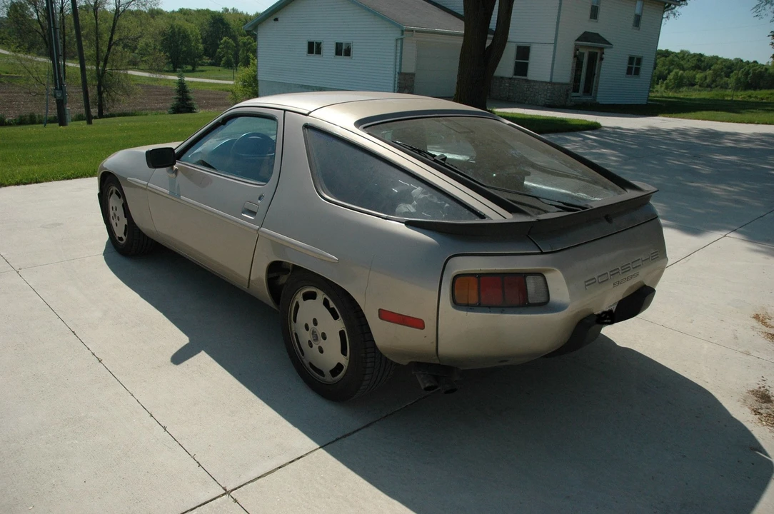 1985 Porsche 928 S - Image 3 of 13