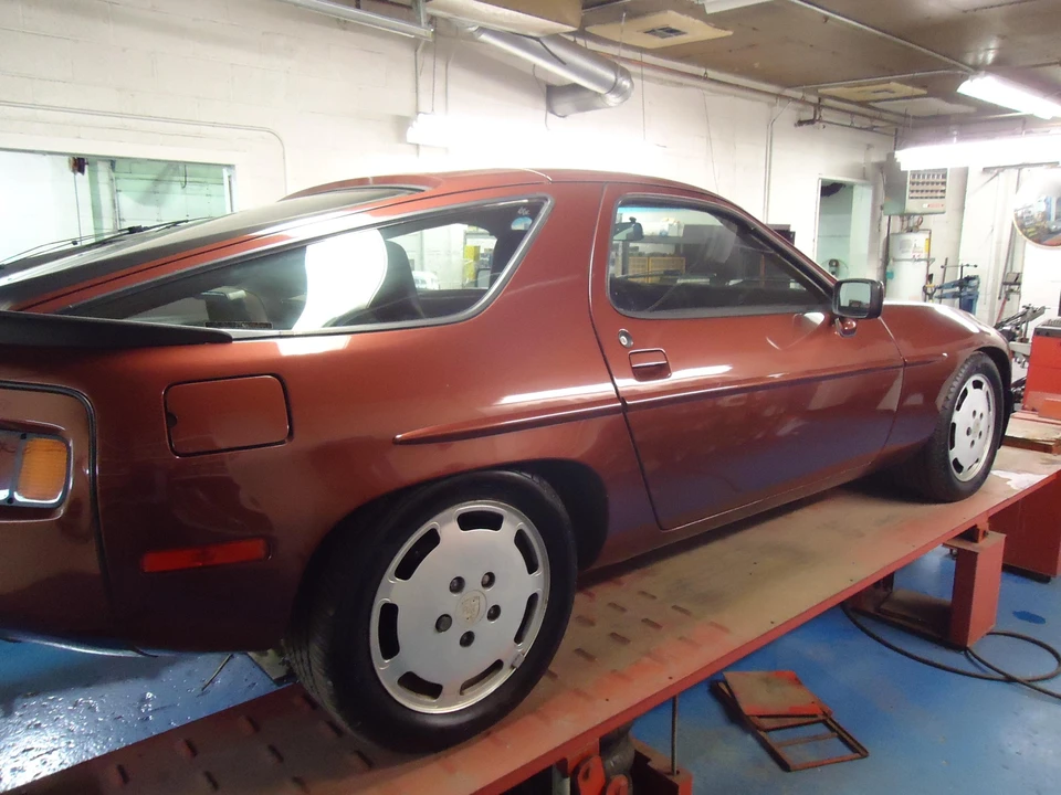 1985 Porsche 928 S - Image 27 of 31