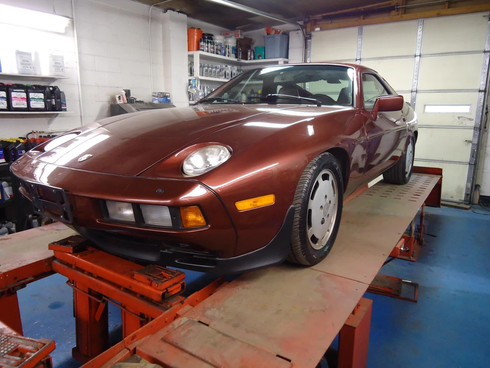 1985 Porsche 928 S - Image 22 of 31