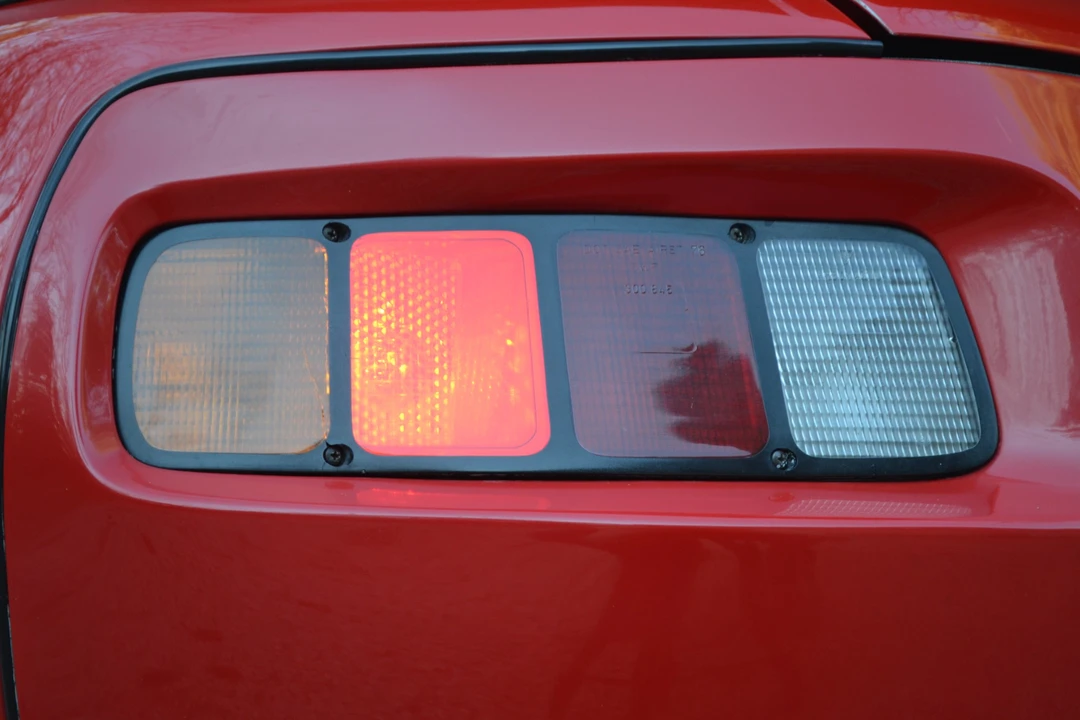 1985 Porsche 928 S - Image 27 of 31