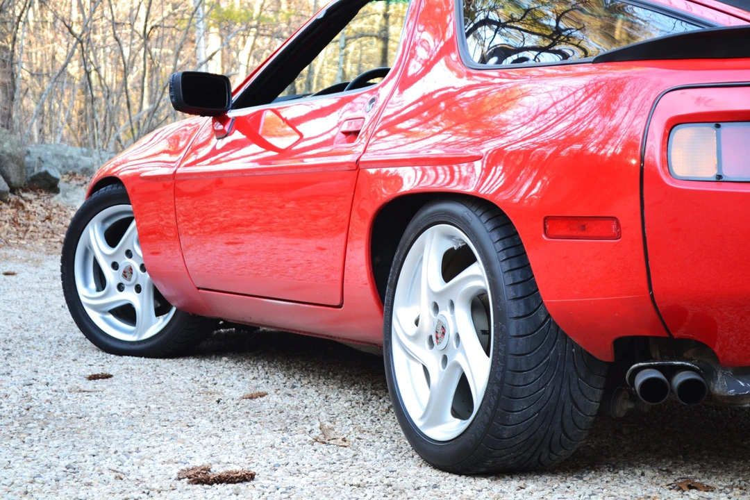 1985 Porsche 928 S - Image 24 of 31