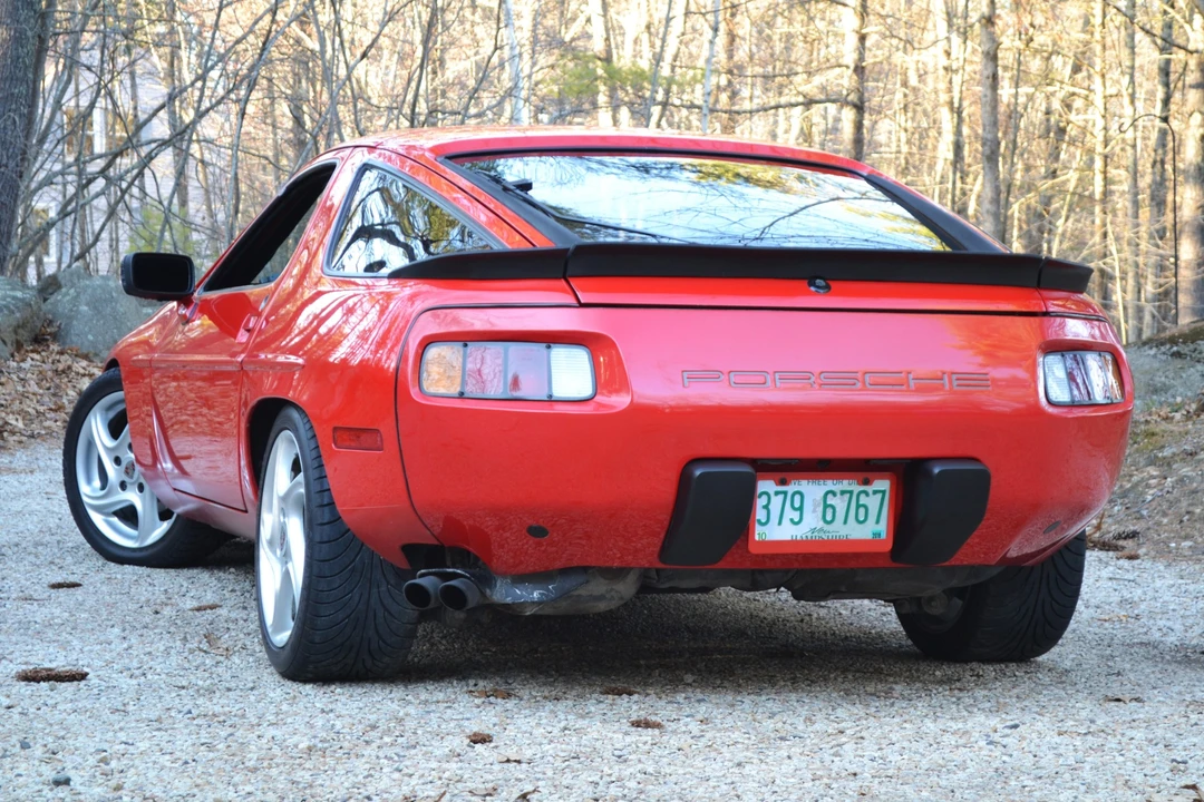 1985 Porsche 928 S - Image 8 of 31