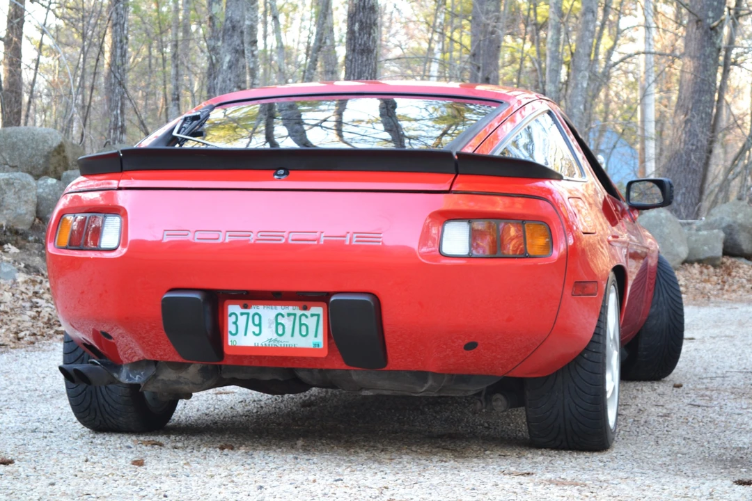 1985 Porsche 928 S - Image 9 of 31
