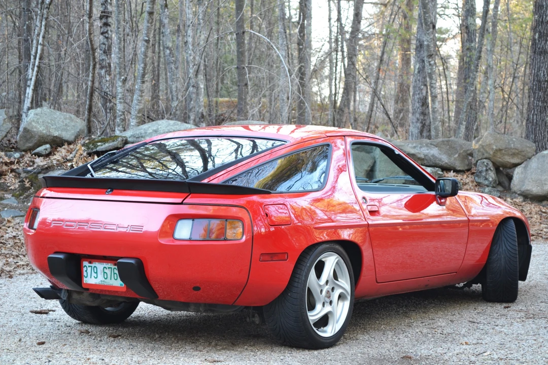 1985 Porsche 928 S - Image 12 of 31
