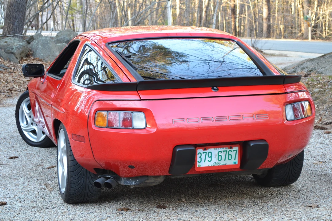 1985 Porsche 928 S - Image 15 of 31