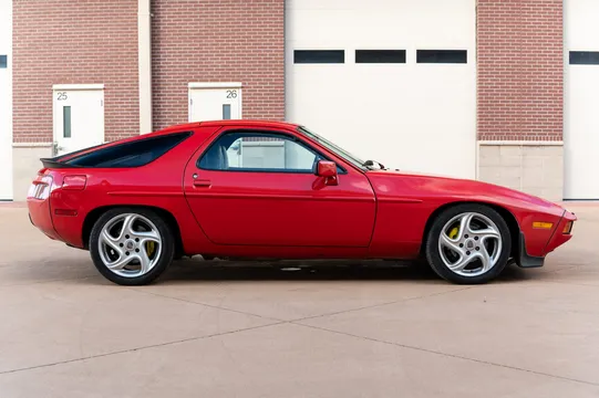 1985 Porsche 928 S - Image 2 of 31