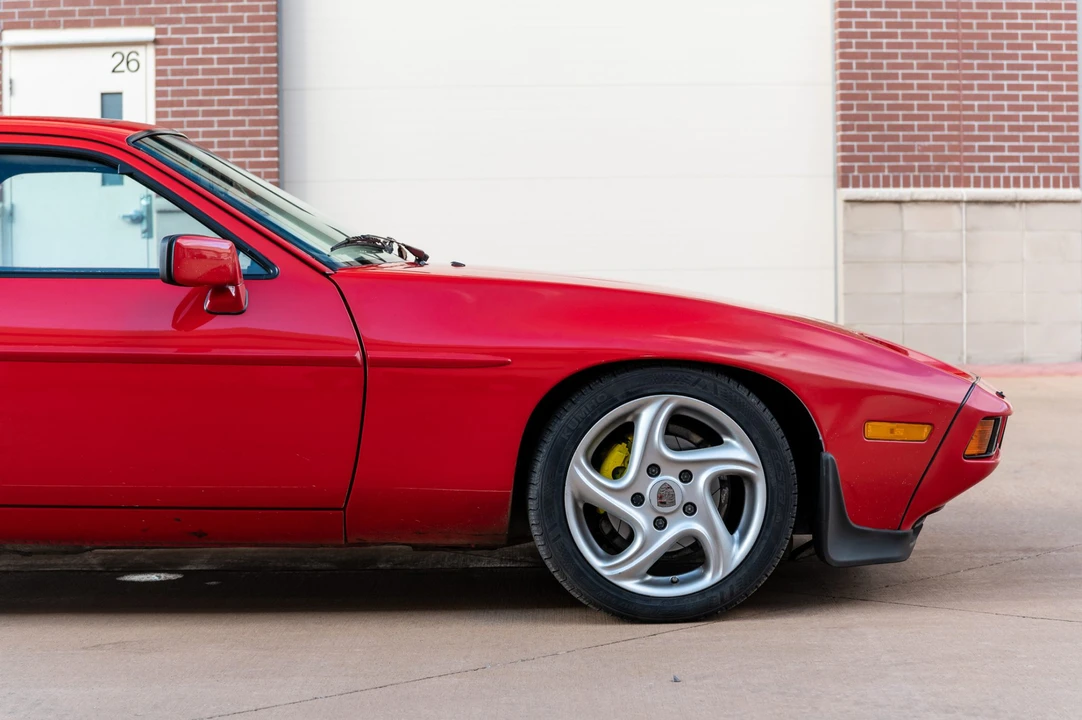 1985 Porsche 928 S - Image 15 of 31