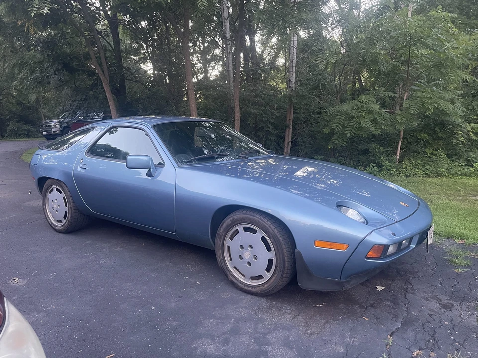 1985 Porsche 928 S - Image 2 of 31