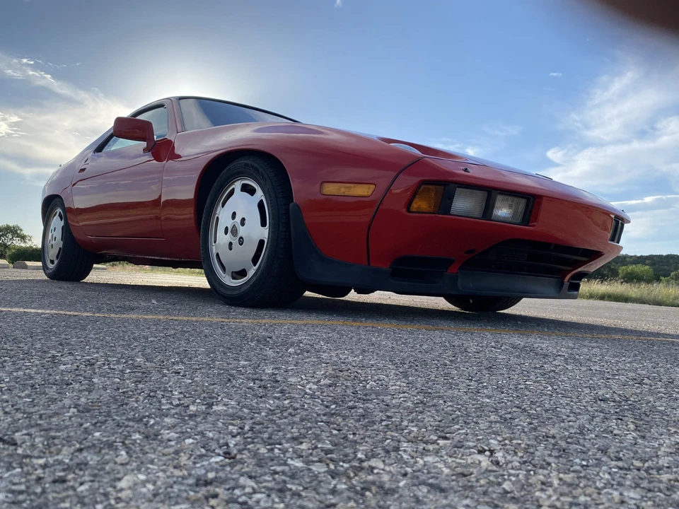 1985 Porsche 928 S - Image 8 of 31