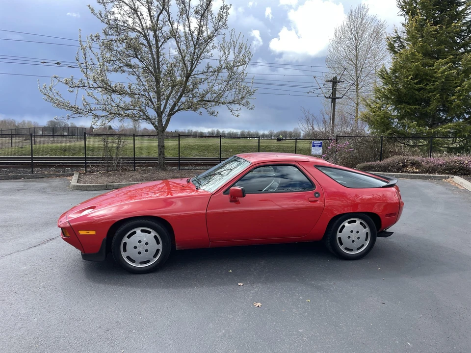 1985 Porsche 928 S - Image 9 of 31
