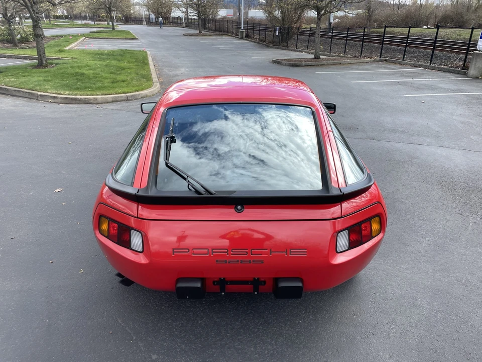 1985 Porsche 928 S - Image 12 of 31