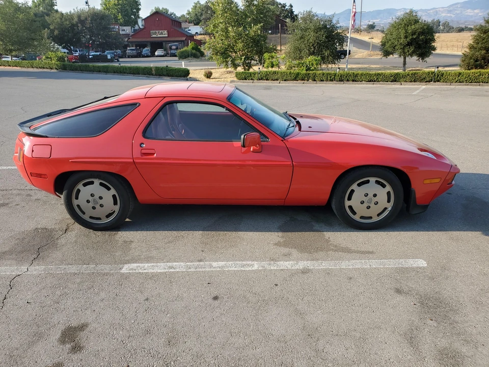 1985 Porsche 928 S - Image 17 of 31