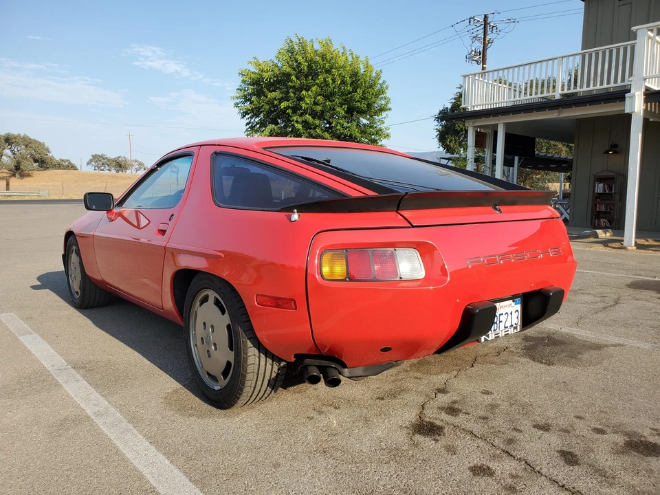 1985 Porsche 928 S - Image 12 of 31