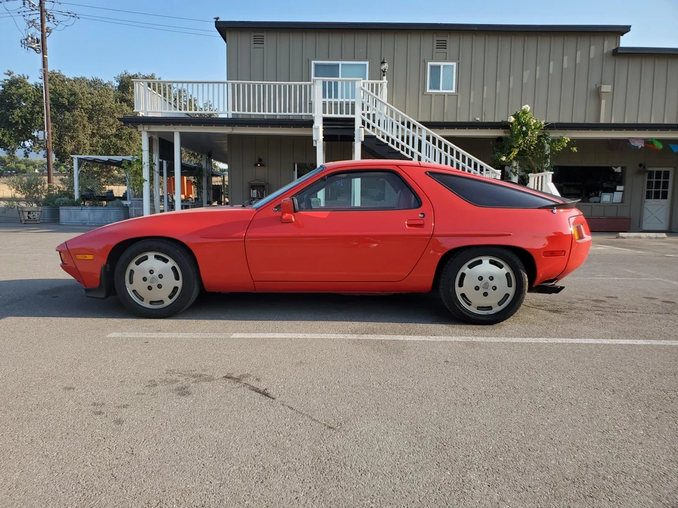 1985 Porsche 928 S - Image 7 of 31