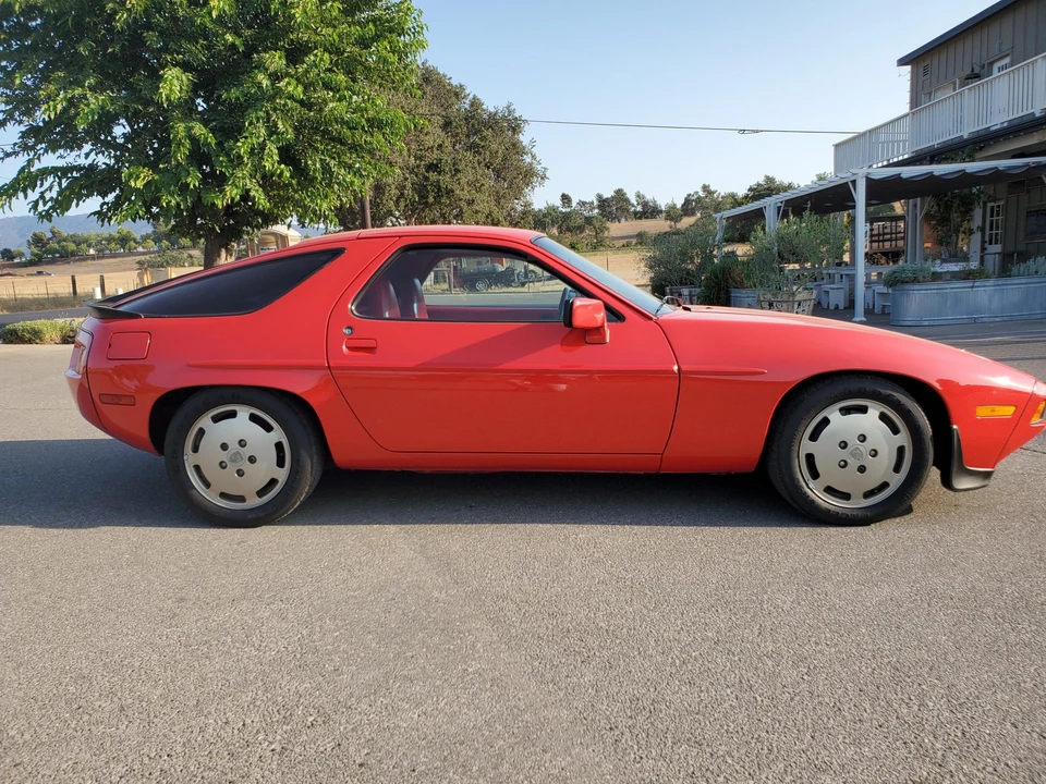 1985 Porsche 928 S - Image 16 of 31